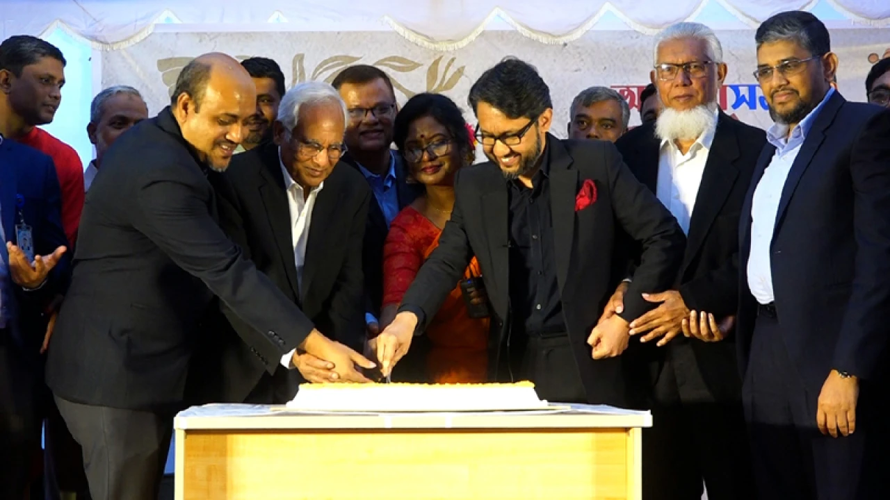 আমাদের সময়’র আম্রকাননে চলছে পিঠা ও বাউল উৎসব