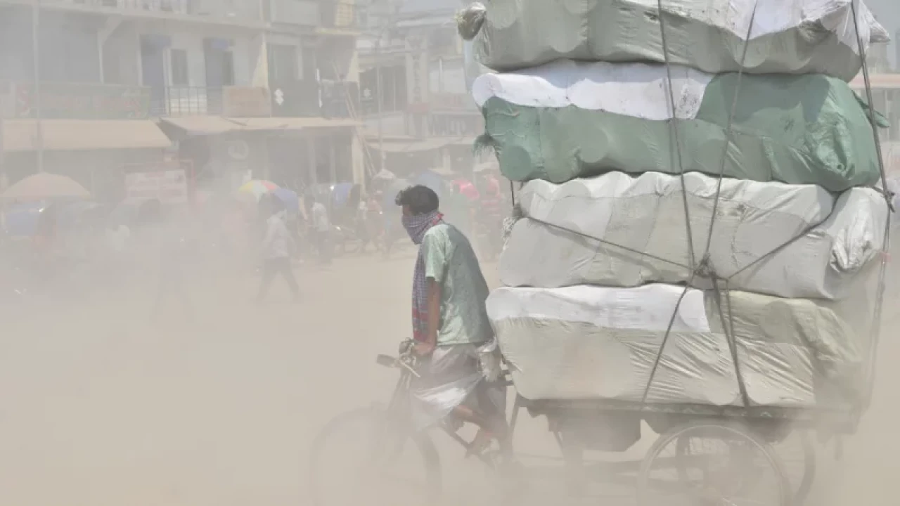 ঢাকার বাতাস আজ ‘ঝুঁকিপূর্ণ’ 