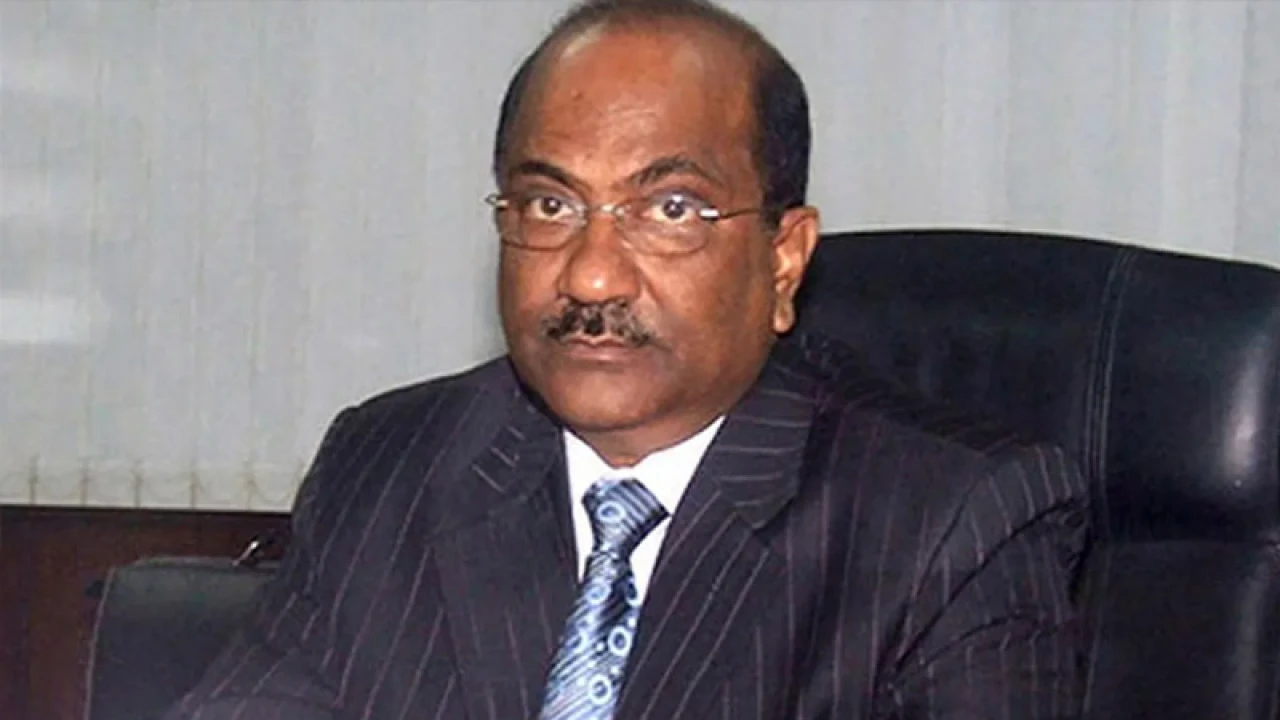 যে কারণে সপরিবারে মামলায় ফাঁসলেন সাবেক ডেপুটি গভর্নর এস কে সুর