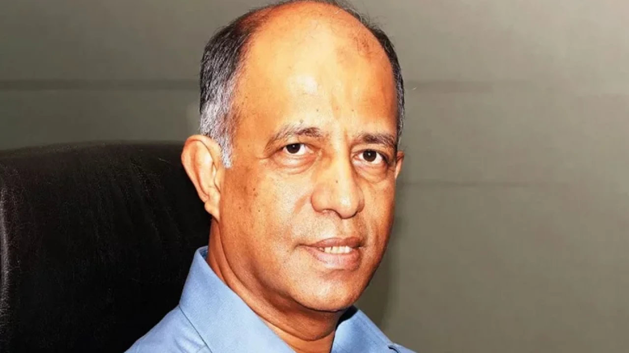  কানাডা যাওয়ার সময় আটক বিজিবির সাবেক ডিজি মইনুল