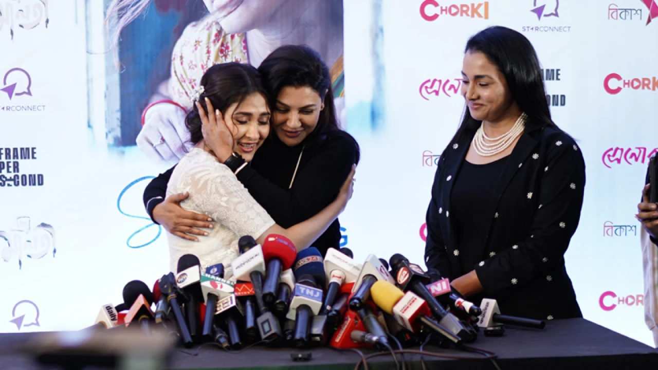 মেহজাবীনকে শুভেচ্ছা জানালেন সহকর্মীরা