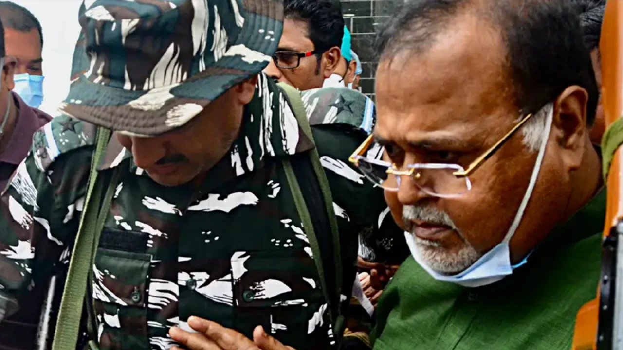 ফ্ল্যাট বুক করে কালো টাকা সাদা করতেন পার্থ