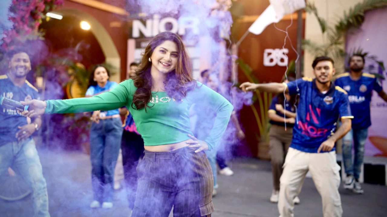 কোটি টাকার গানে স্পর্শিয়া