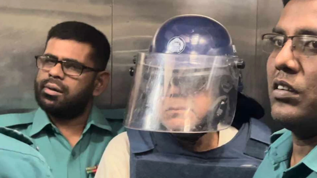 চাঁদাবাজির ২ মামলায় চার দিনের রিমান্ডে সাবেক মন্ত্রী কামরুল 