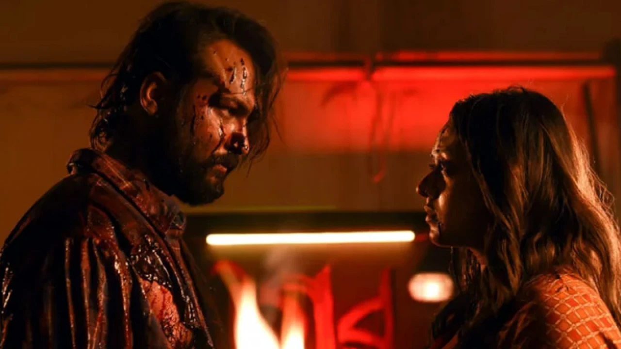 অসহায় দীঘি, হিংস্র আদর