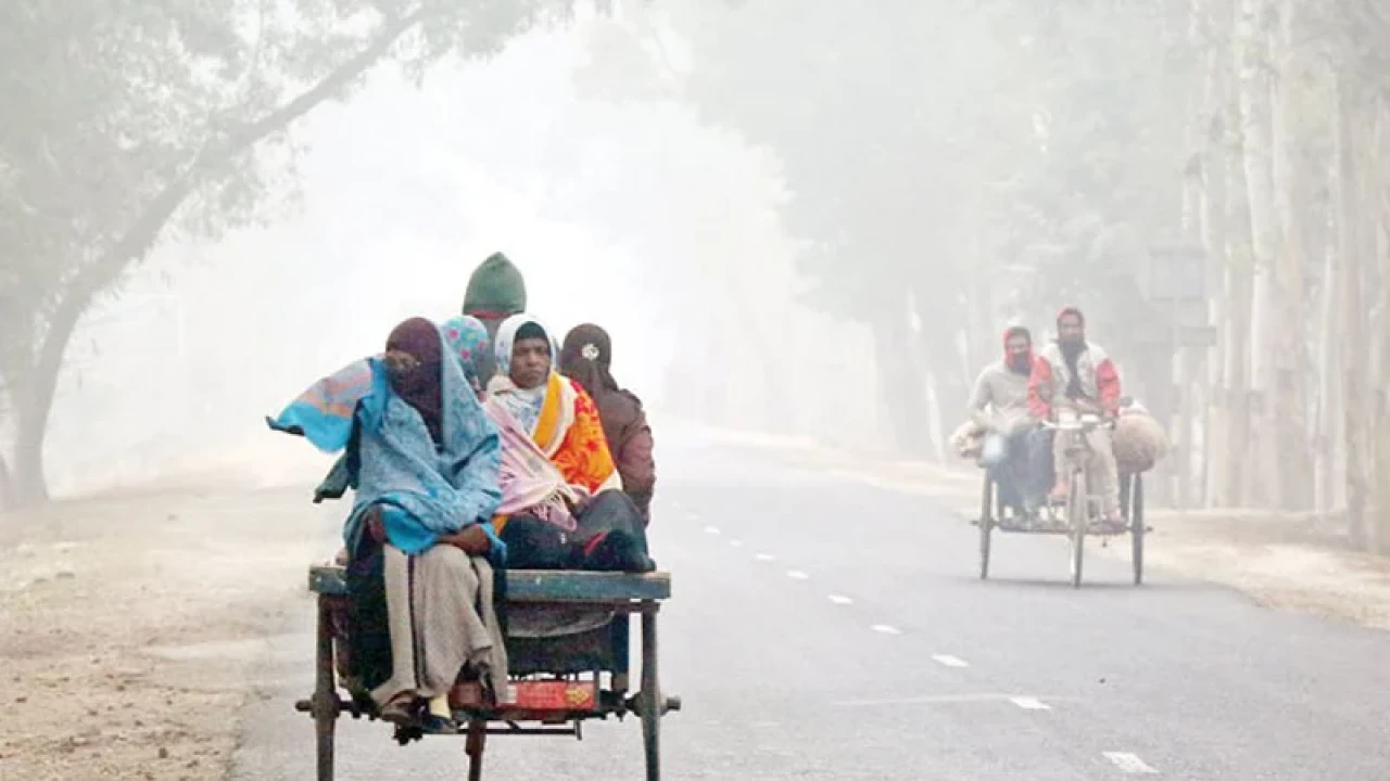 ১৩ জেলায় বইছে শৈত্যপ্রবাহ, শনিবার বাড়বে তাপমাত্রা