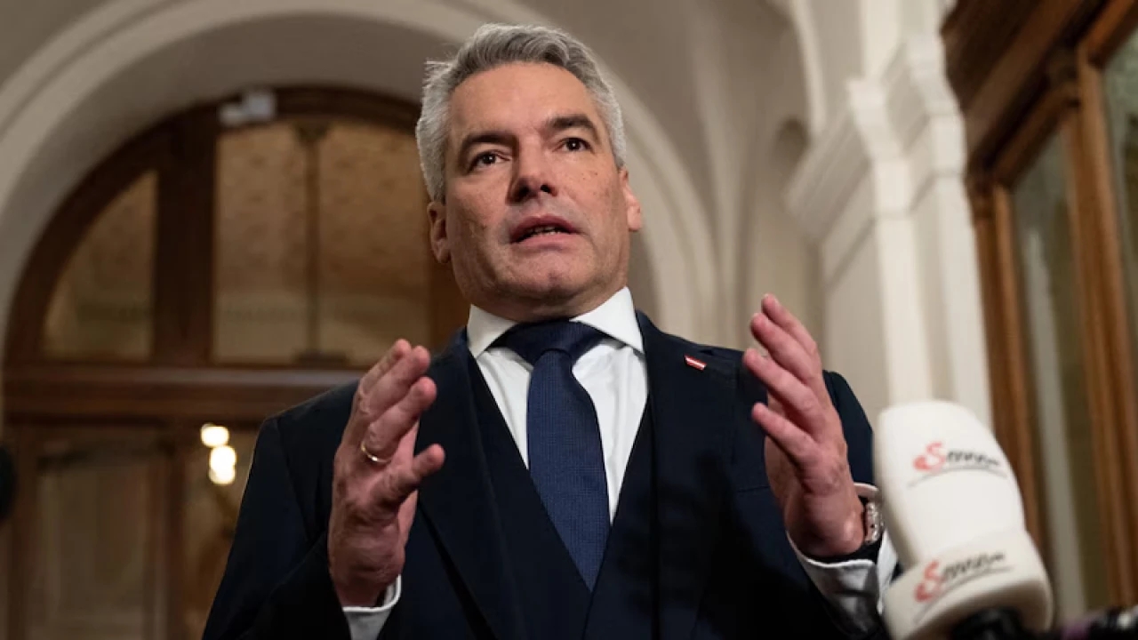 পদত্যাগের ঘোষণা অস্ট্রিয়ার চ্যান্সেলরের 