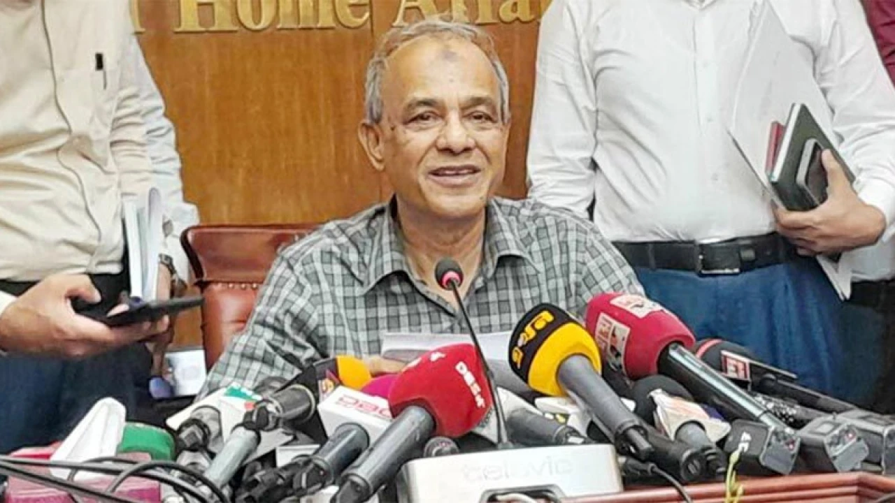 পাসপোর্টে এখনই বাতিল হচ্ছে না পুলিশ ভেরিফিকেশন: স্বরাষ্ট্র উপদেষ্টা