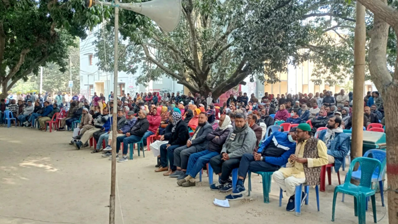 বাবা-মায়ের চাকরি করা প্রতিষ্ঠানে সন্তানের হক আছে: রাবি কর্মকর্তা