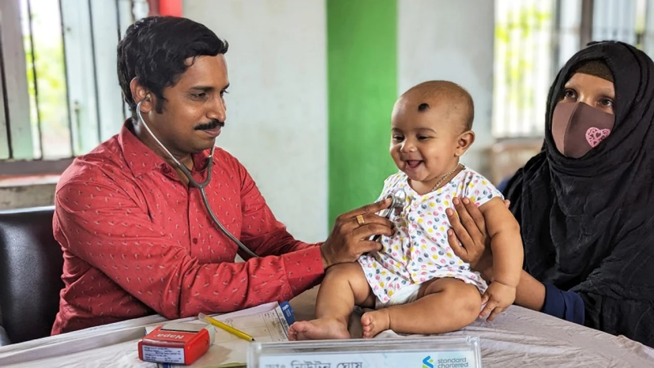 স্বাস্থ্যসেবায় স্ট্যান্ডার্ড চার্টার্ড ও বিদ্যানন্দের ভাসমান হাসপাতাল ‘জীবন খেয়া’