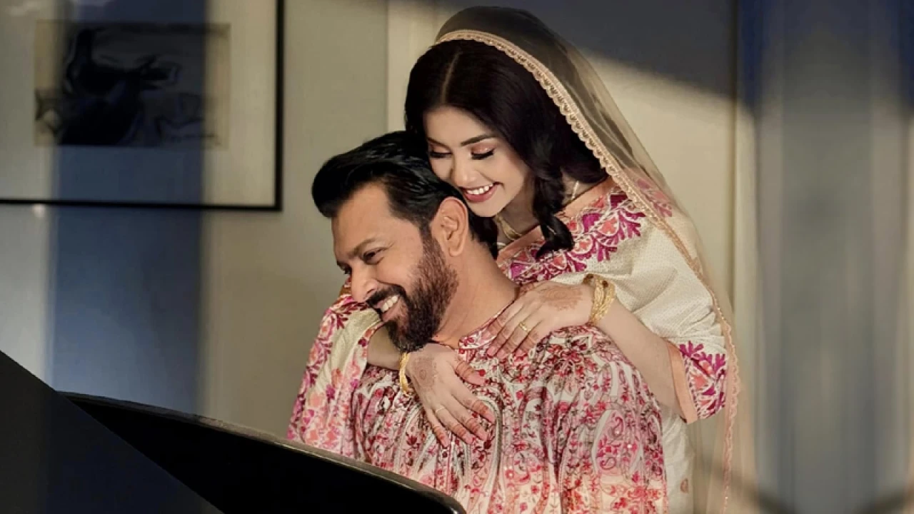 স্ত্রীকে নিয়ে যা বললেন তাহসান