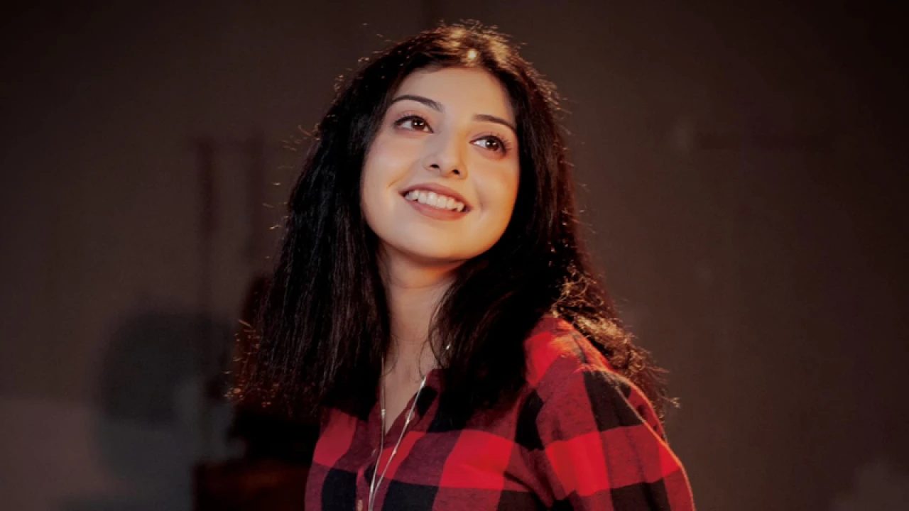 আমি কিছুটা বিব্রত, তবে আনন্দিত: পড়শী 