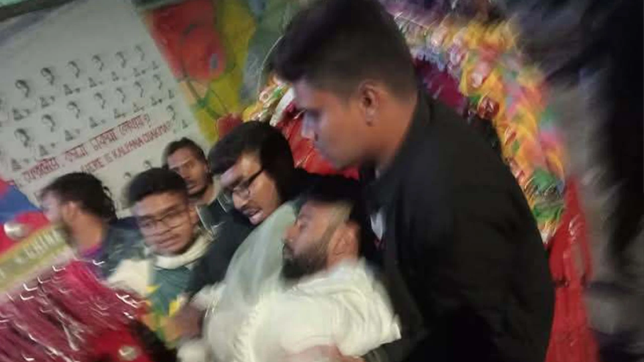 গণ অনশনে জগন্নাথ বিশ্ববিদ্যালয়ের ৬ শিক্ষার্থী অসুস্থ 