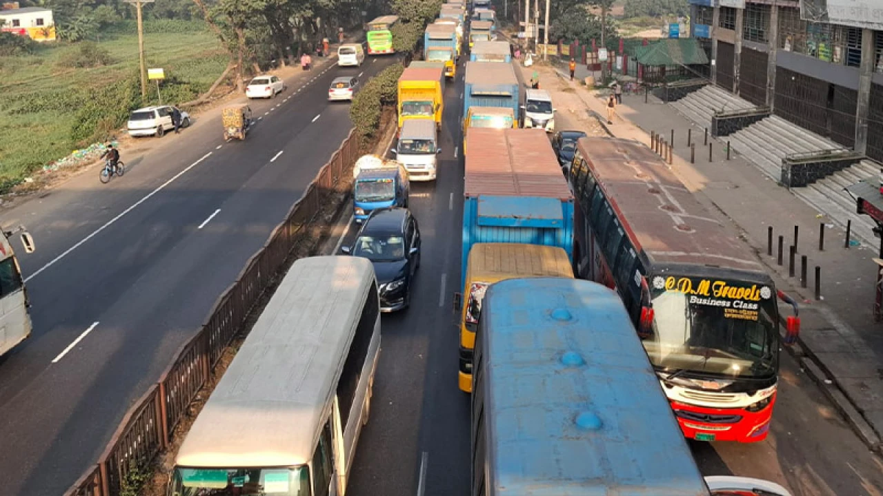 ঢাকা-চট্টগ্রাম মহাসড়কে ১৩ কিলোমিটার যানজট