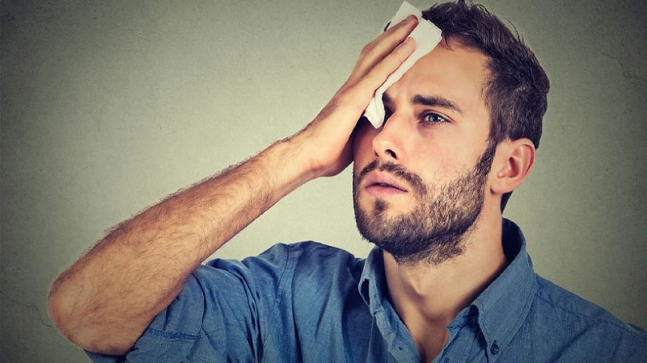 শীতকালে ঘাম কীসের লক্ষণ?