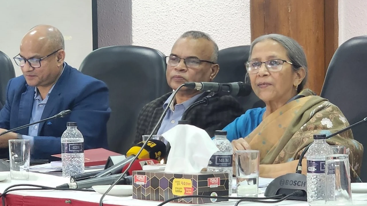 কোম্পানির কারসাজিতে খুচরা পর্যায়ে বেশি দামে সিগারেট বিক্রি