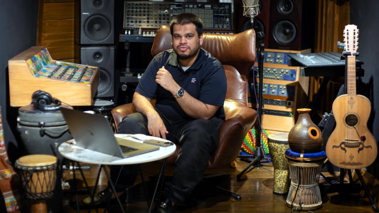 চমক থাকছে ‘লিভিং রুম সেশন’র দ্বিতীয় পর্বে: পাভেল