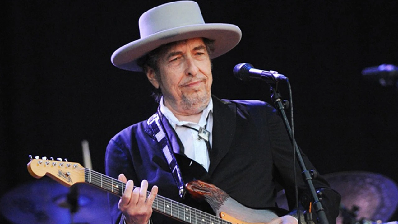 ৮৩ বছর বয়সে টিকটক একাউন্ট খুললেন বব ডিলান