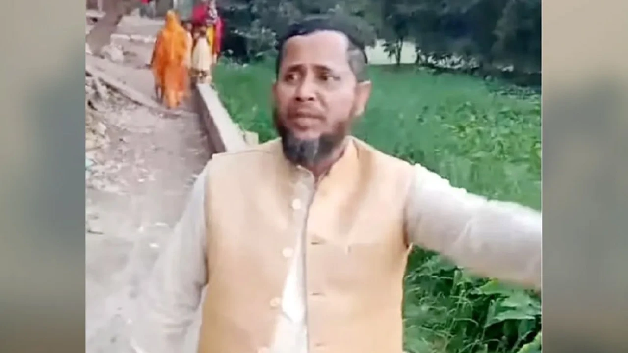 বালু নিয়ে খেলা করায় শিশুকে পুকুরে ফেলে দিলেন শিক্ষক!