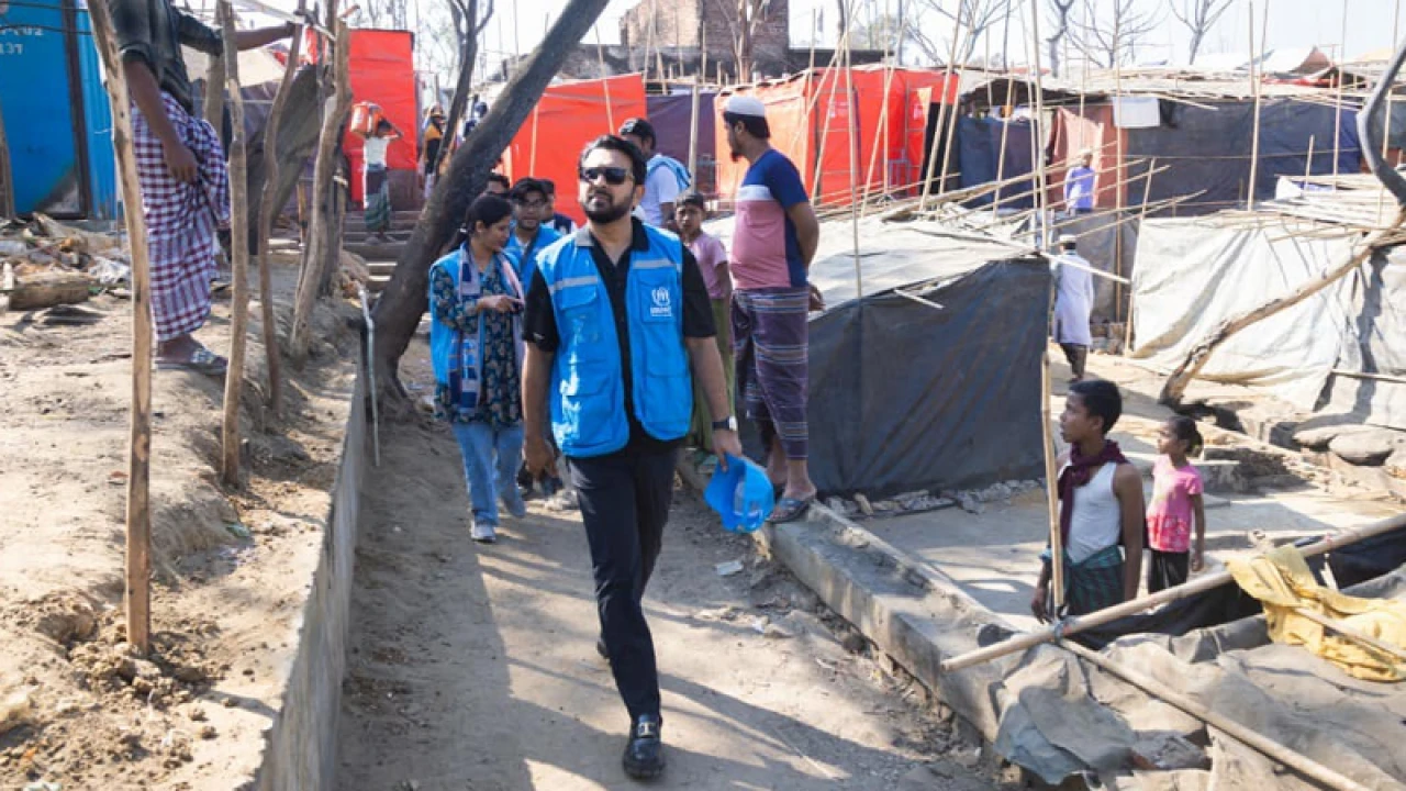 হানিমুন থেকে ফিরে রোহিঙ্গা ক্যাম্পে তাহসান