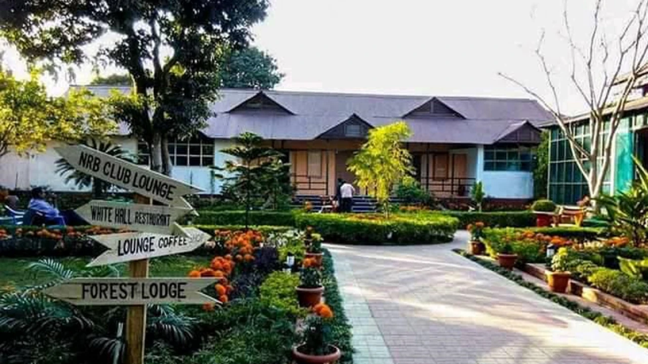 সিলেটে রিসোর্টে আসা তরুণ তরুনীদের ধরে বিয়ে দিলেন স্থানীয়রা