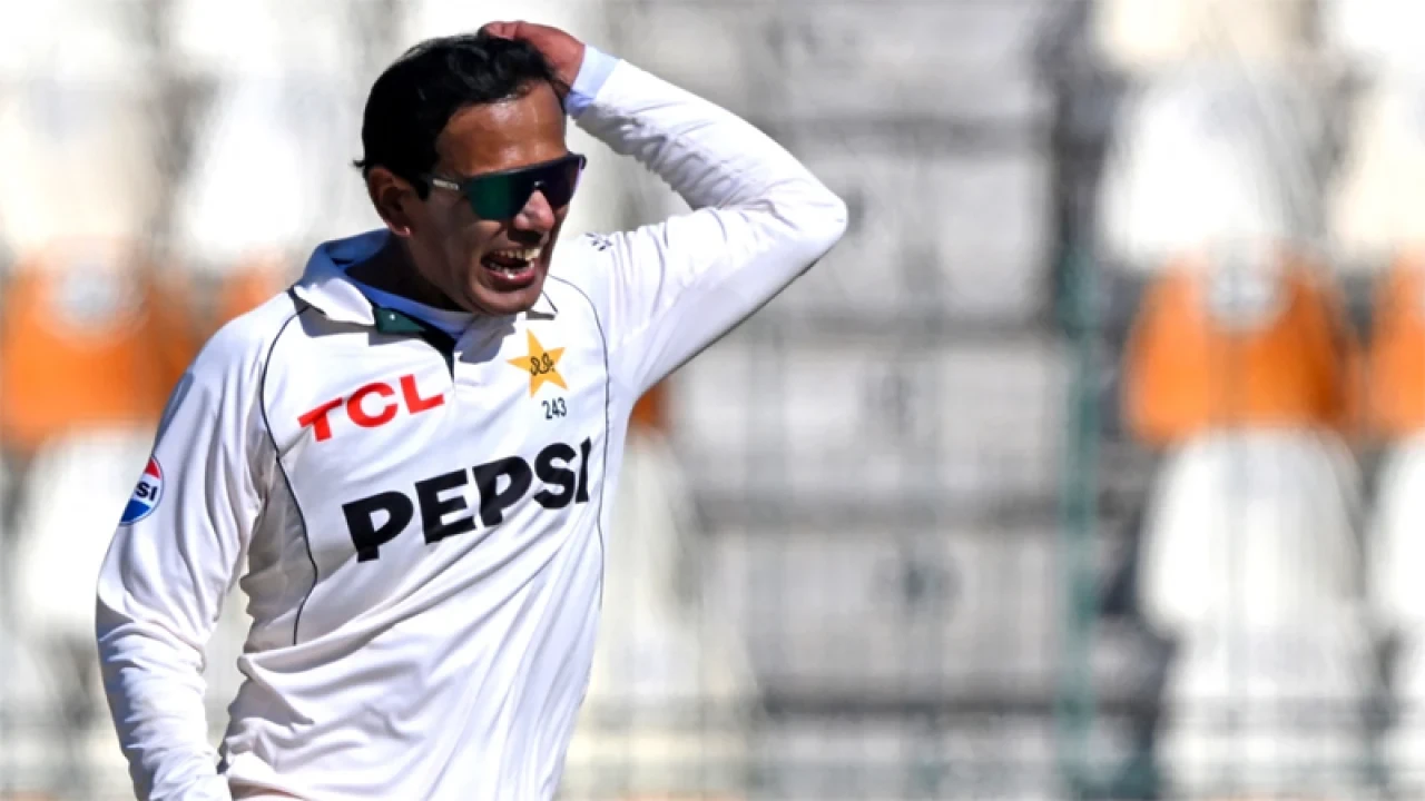 দুর্দান্ত হ্যাটট্রিকে ইতিহাসের পাতায় পাকিস্তানের নোমান