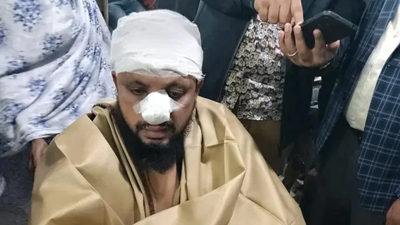 পলিথিন কারখানায় অভিযানে গিয়ে হামলায় আহত পরিবেশ অধিদপ্তরের পরিচালক