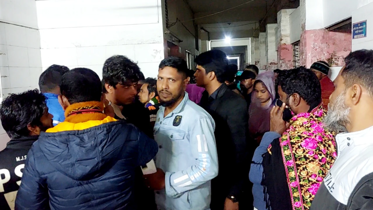 অবহেলায় রোগীর মৃত্যুর অভিযোগে চিকিৎসককে অবরুদ্ধ