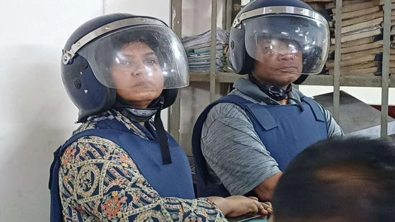  কাঠগড়ায় যে আকুতি জানালেন সাংবাদিক ফারজানা রুপা 