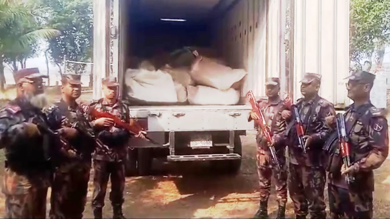 ভারত থেকে আসা ২১৫০ কেজি গরুর মাংস জব্দ