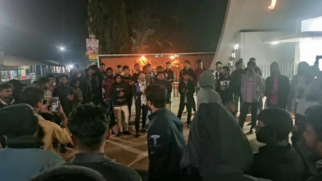 আ. লীগের ঘোষিত কর্মসূচির বিরুদ্ধে কুবিতে বিক্ষোভ মিছিল