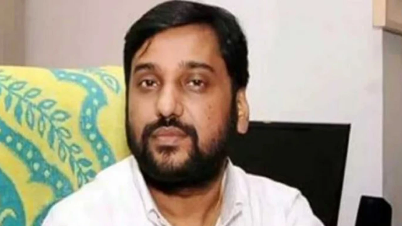 অস্ত্রের পর মাদক মামলায় সম্রাটের বিচার শুরু, গ্রেপ্তারি পরোয়ানা