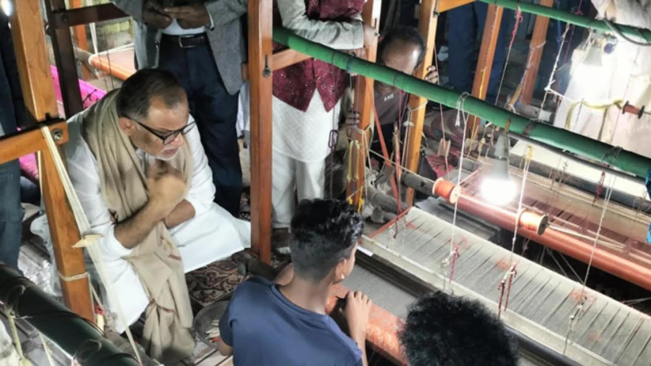 জামদানির বাজারজাত বৃদ্ধি করতে কাজ করছেন সরকার: বস্ত্র উপদেষ্টা      