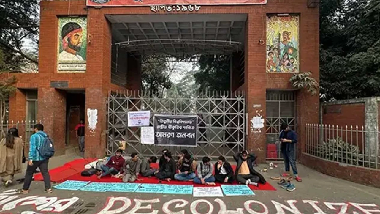 শিক্ষা উপদেষ্টার বক্তব্য প্রত্যাখ্যান তিতুমীরের শিক্ষার্থীদের, ব্যারিকেডের ডাক