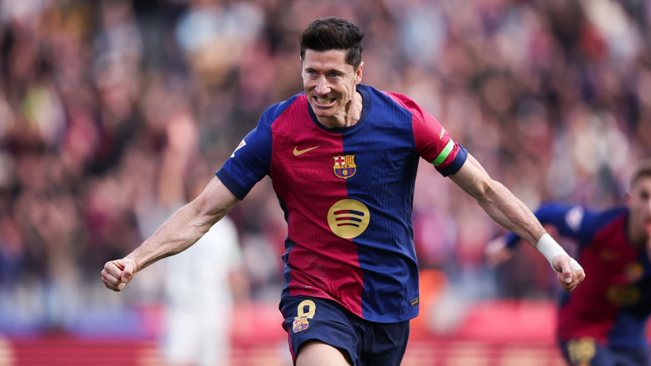 রিয়াল-আতলেতিকোর সঙ্গে লড়াই জমিয়ে তুলল বার্সেলোনা