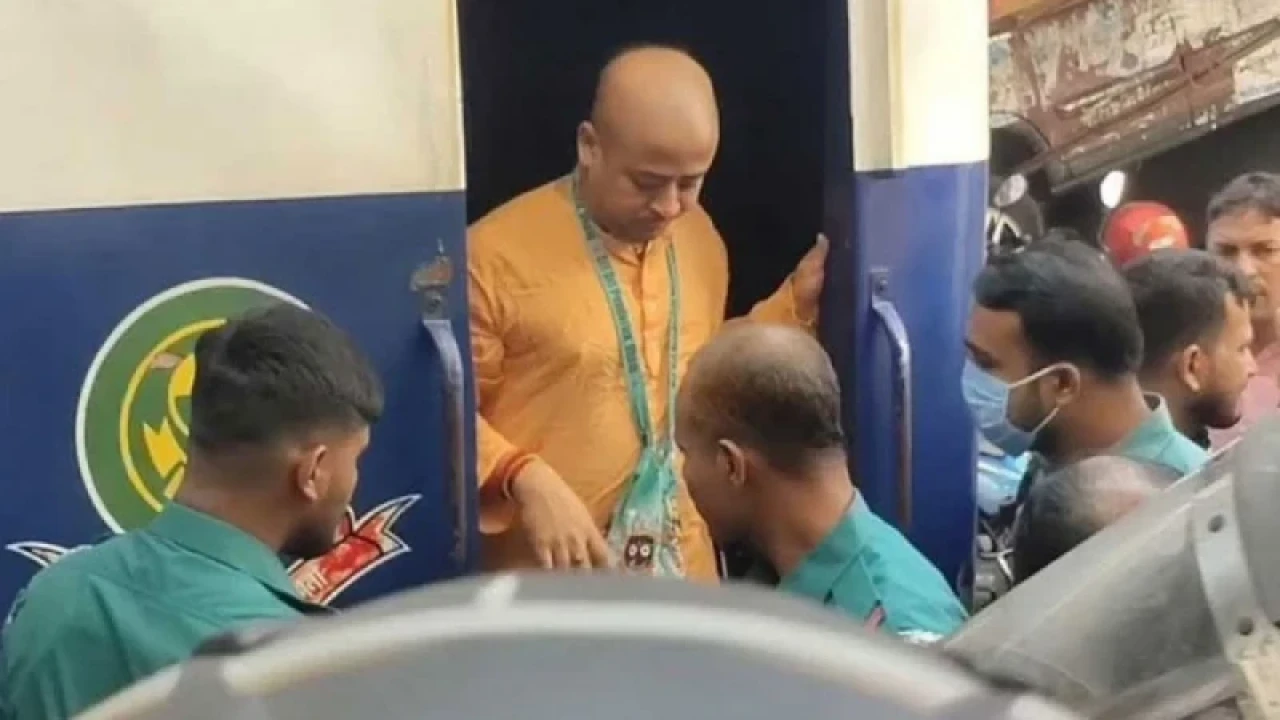 চিন্ময় দাসকে কেন জামিন দেওয়া হবে না, জানতে চেয়েছেন হাইকোর্ট 