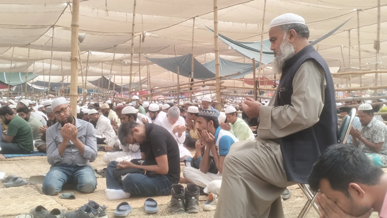 আখেরি মোনাজাতের মাধ্যমে শেষ হলো ইজতেমার প্রথম পর্ব