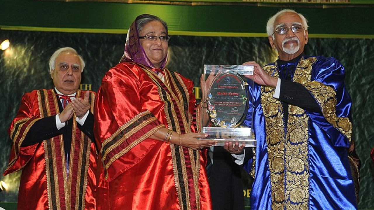 শেখ হাসিনার ‘ভুয়া ডক্টরেট ডিগ্রি’ নিয়ে অনুসন্ধান করবে দুদক