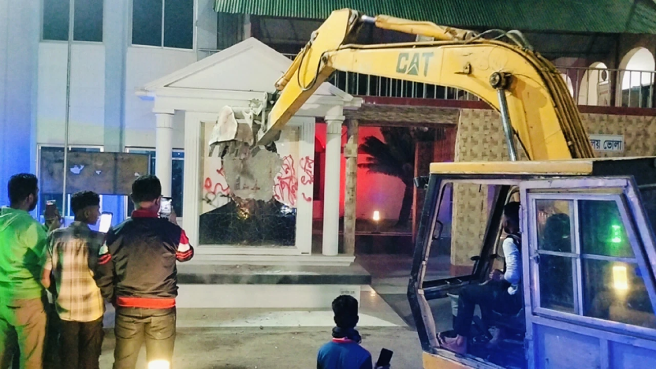 ভোলায় আ.লীগ কার্যালয়সহ মুজিবের ৩ ম্যুরাল ভাঙচুর