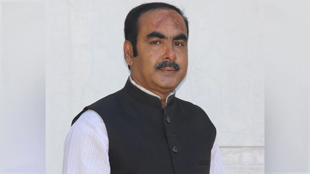 গোয়ালঘর থেকে আওয়ামী লীগ নেতা গ্রেপ্তার 