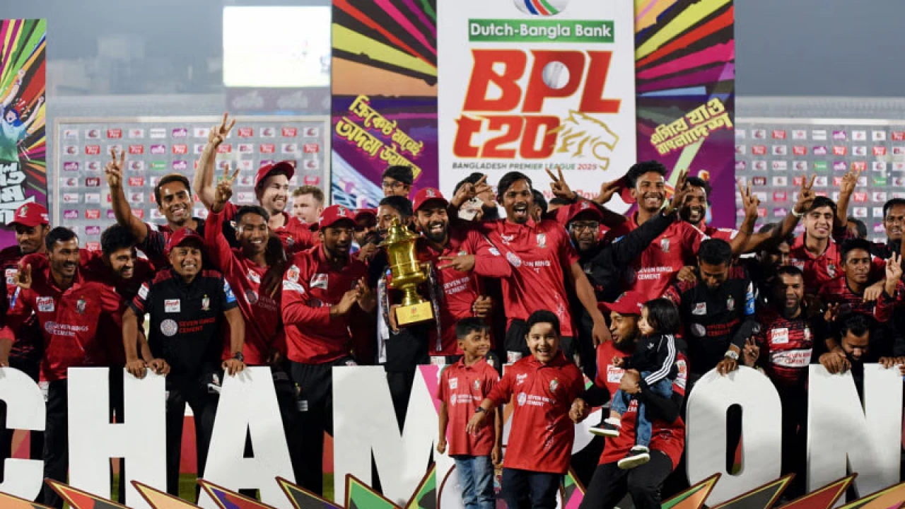 আজ ট্রফি নিয়ে বরিশাল যাচ্ছেন তামিমরা