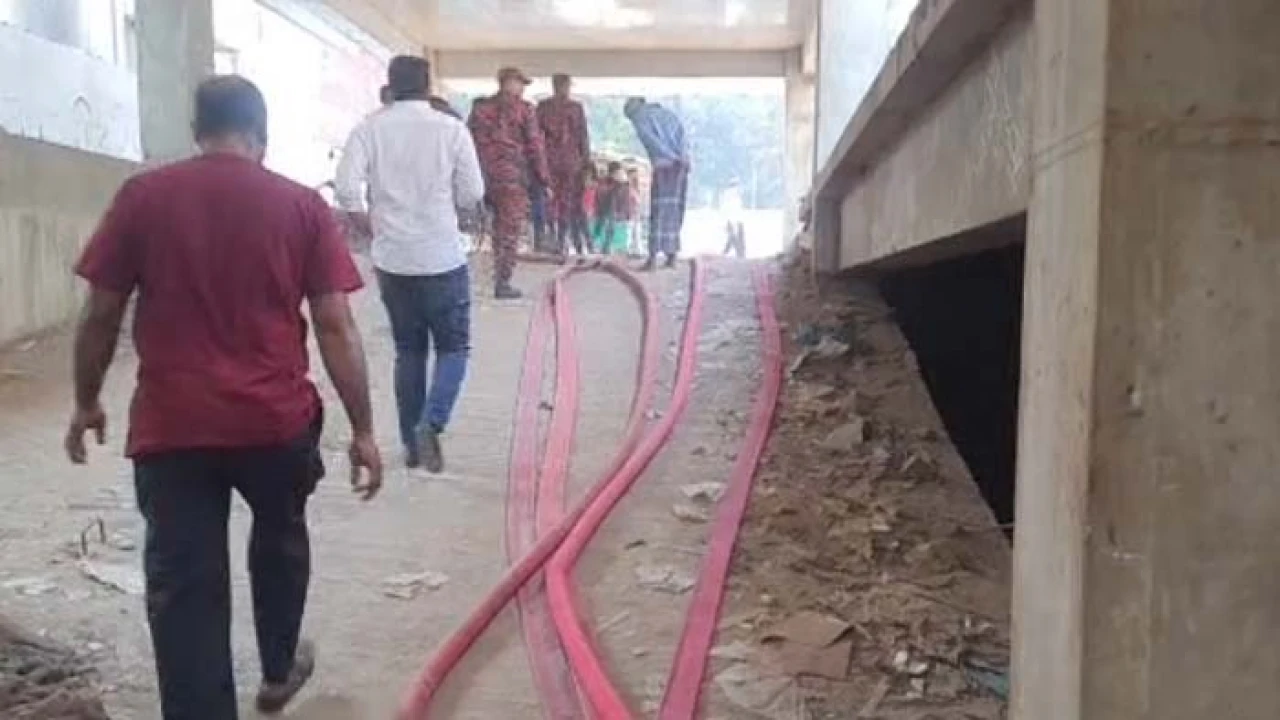 রহস্য উদঘাটনে কাজ শুরু করেছে ফায়ার সার্ভিস (ভিডিও)