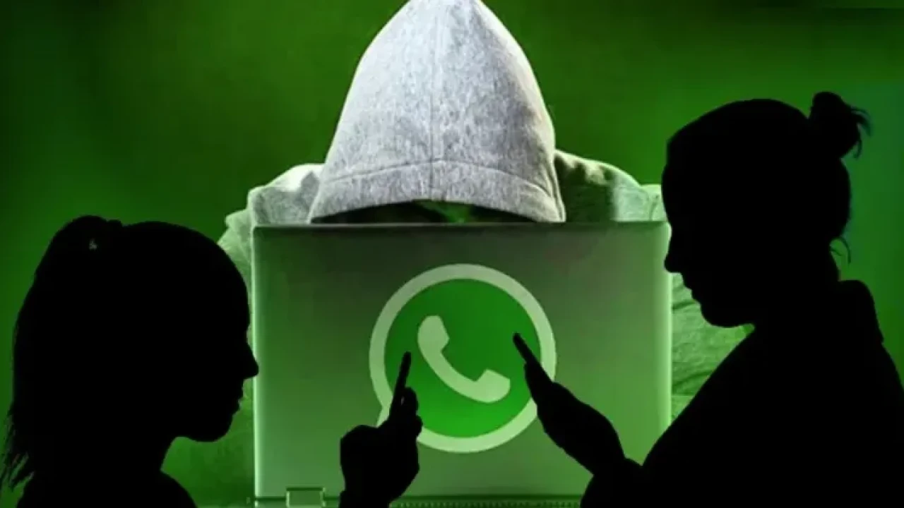 হোয়াটসঅ্যাপ ব্যবহার করলেই হ্যাক হতে পারে ফোন