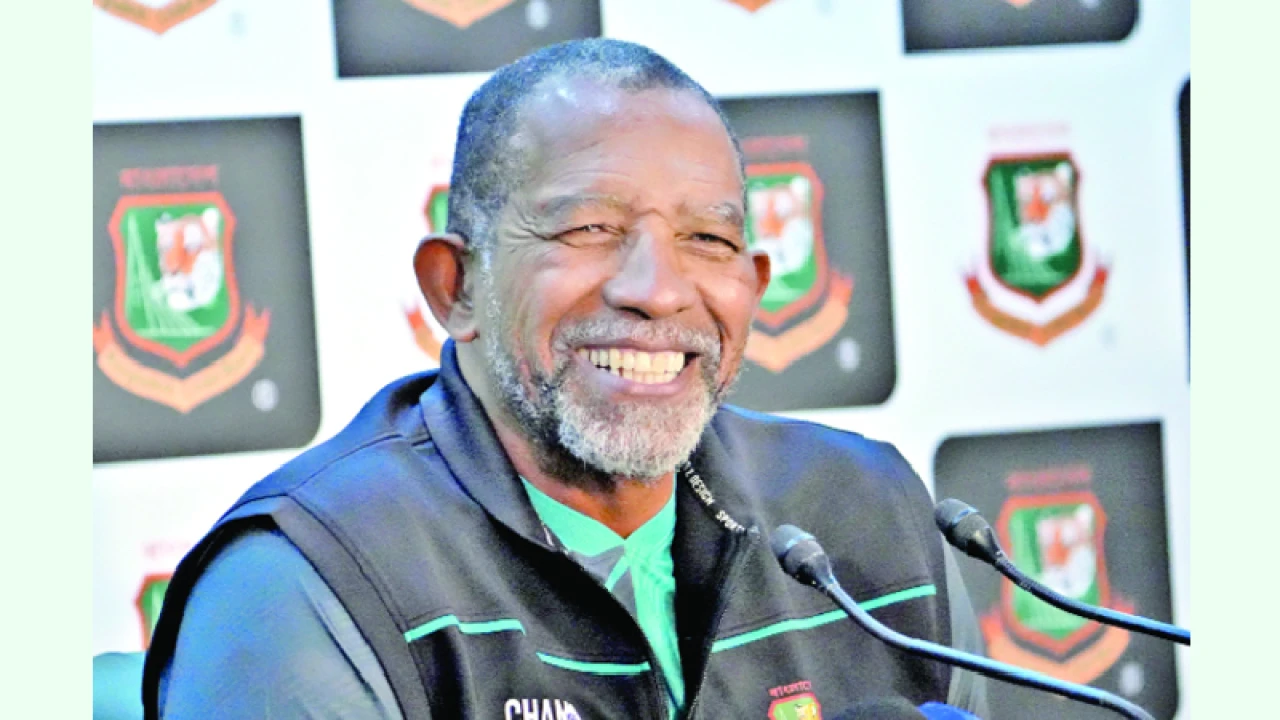 আশা ছাড়ছেন না সিমন্স