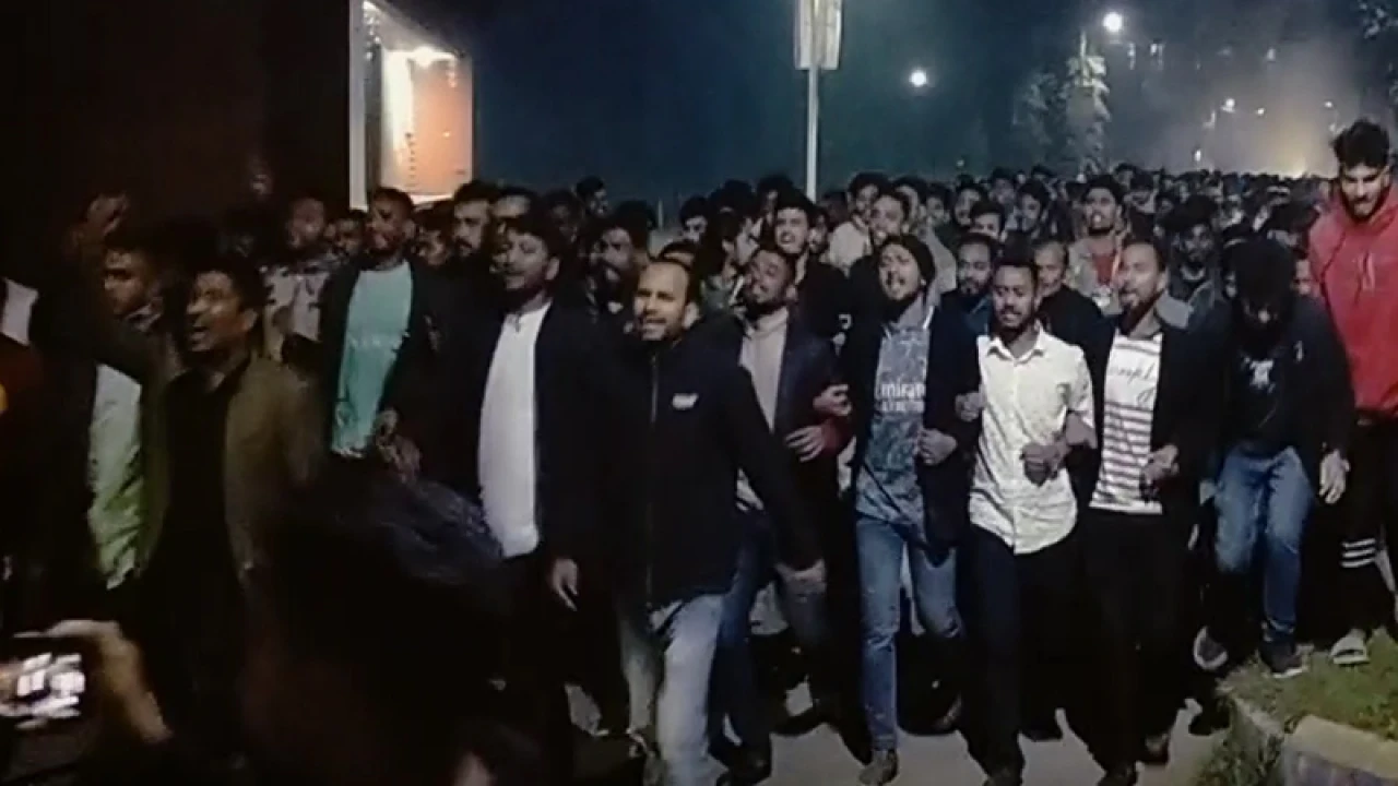 বাকৃবিতে বহিরাগত ছাত্রদলের স্লোগানে আতঙ্কিত শিক্ষার্থীরা, নীরব প্রশাসন