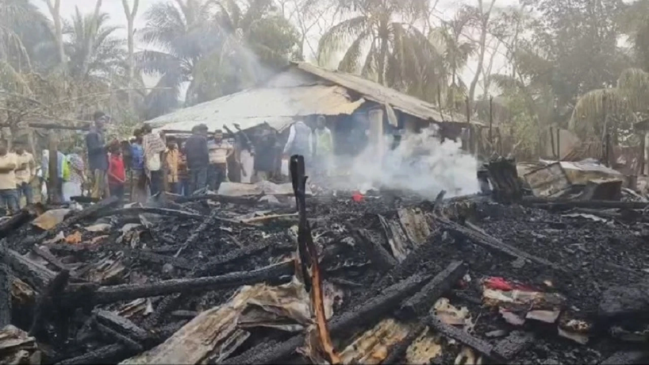 বাড়িতে আগুন নিয়ে যে তথ্য দিলেন কাফির বাবা