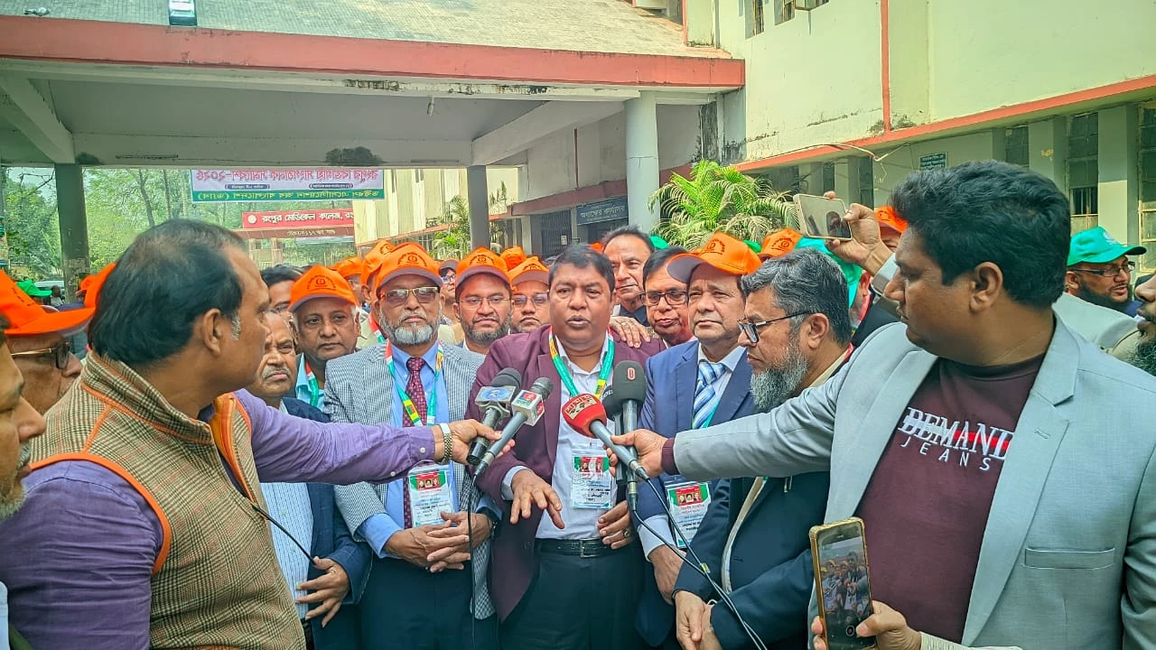 বাংলাদেশের স্বাস্থ্যখাত ধ্বংস হলে ভারতের লাভ