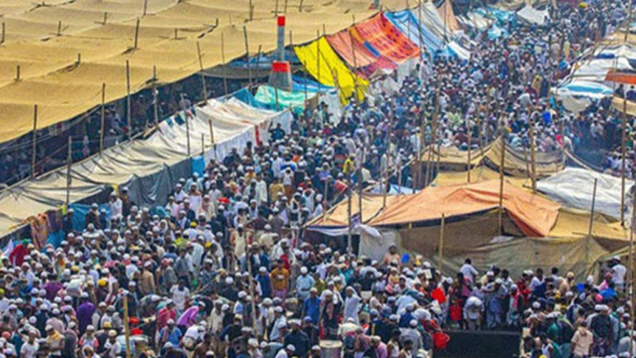 ইজ‌তেমায় লা‌খো মুস‌ল্লির জুমার নামাজ আদায়