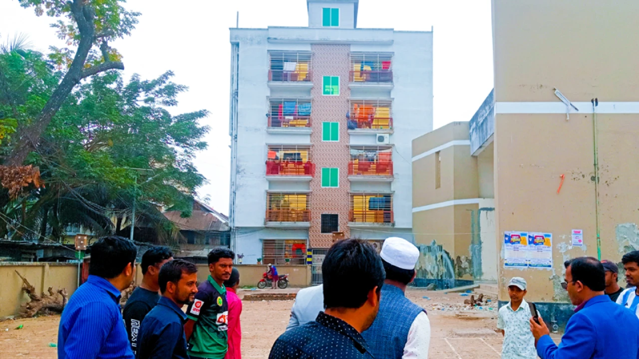 সরকারি জমি দখল করে আওয়ামী লীগ নেতার বহুতল ভবন