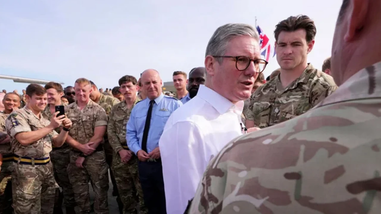 ইউক্রেনে সেনা মোতায়েন করতে প্রস্তুত যুক্তরাজ্য  